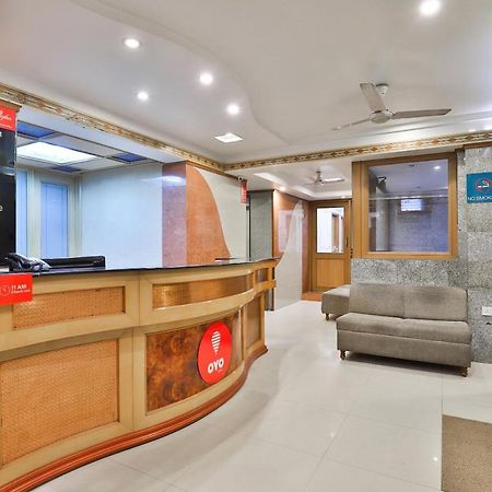 Oyo 17117 Hotel Rainbow Vadodara Exterior foto